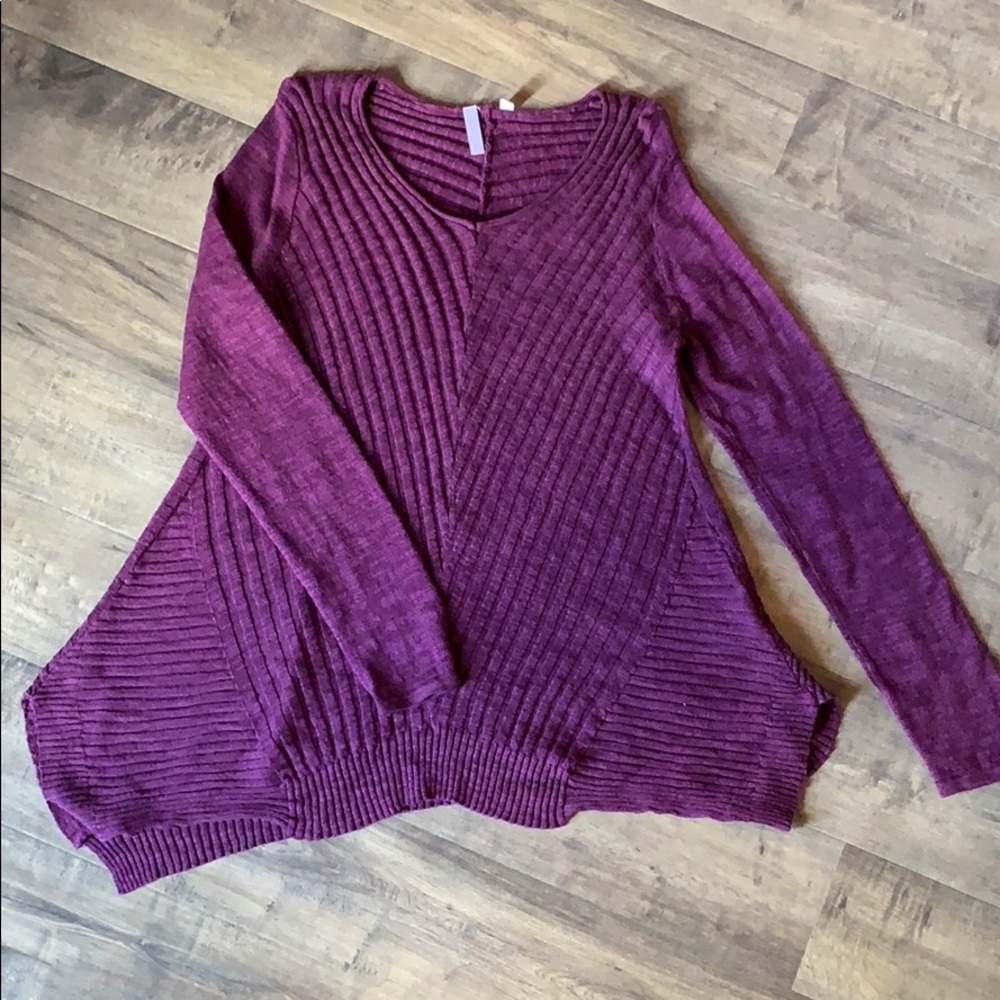Beatrix OST Long sleeve tunic sweater SMALL